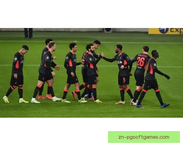 激战终结,双方力均敌强,橄榄球比赛以惊险胜负定夺 激战终结,双方力均敌强,橄榄球比赛以惊险胜负定夺